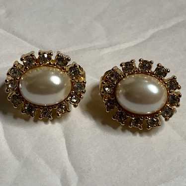 Christian Dior vintage faux oval mabe pearl and r… - image 1