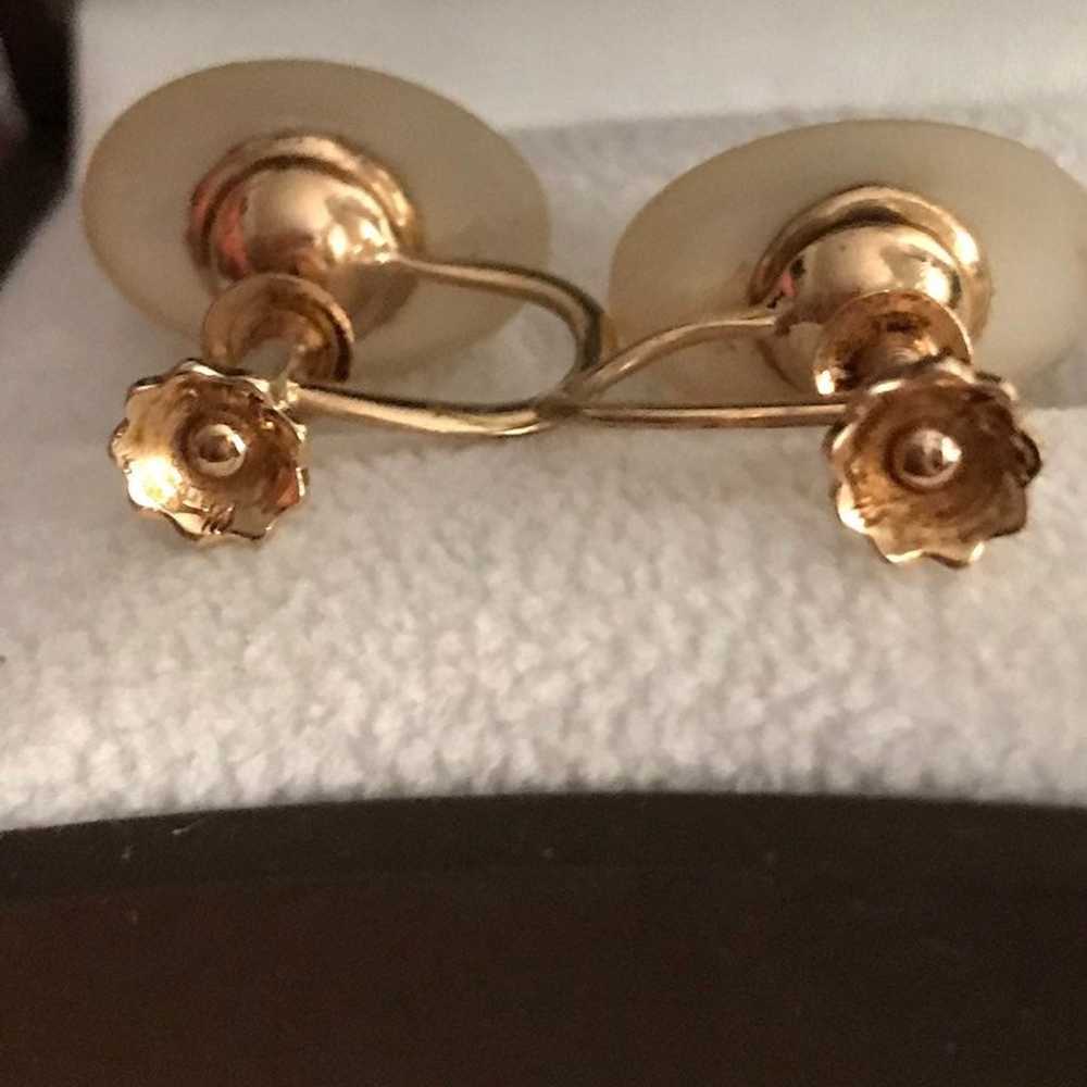 Vintage 14k Gold pearl screw back earrings - image 6