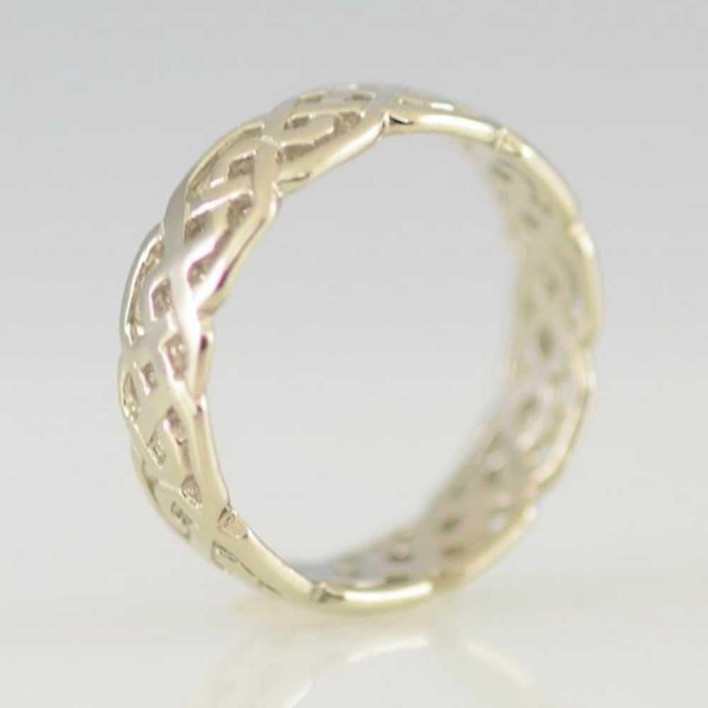 14K White Gold Celtic Band - image 2