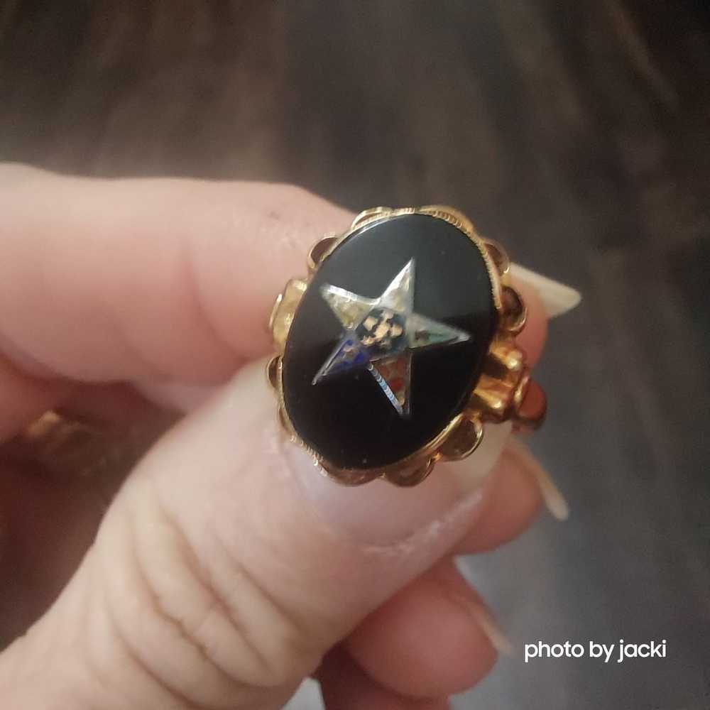 10k gold oval Onyx Eastern Star Ring, Vintage, Si… - image 1