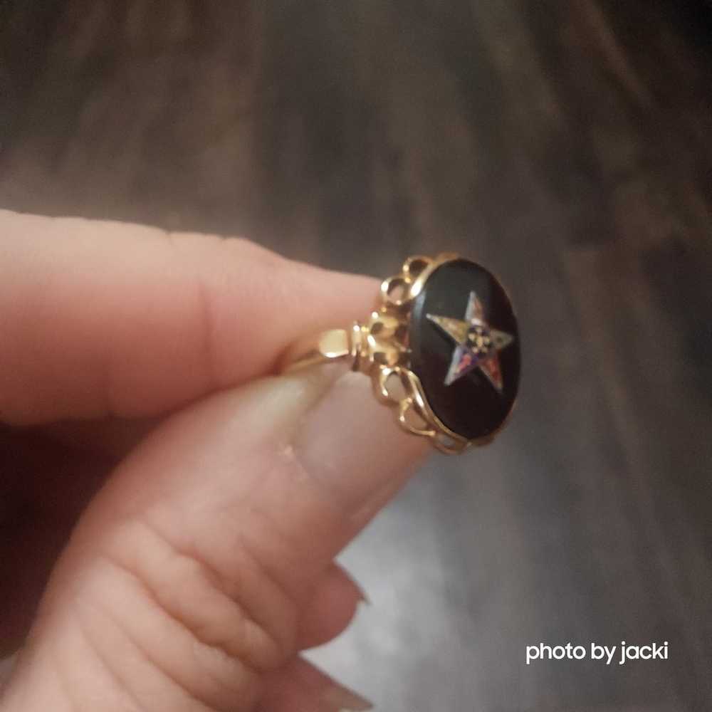 10k gold oval Onyx Eastern Star Ring, Vintage, Si… - image 2