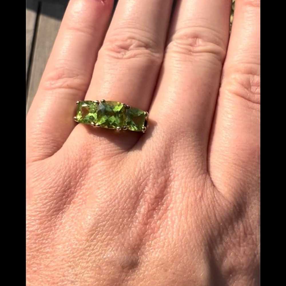 Vintage 3 cushion cut Stone 14K gold Peridot Ring… - image 2