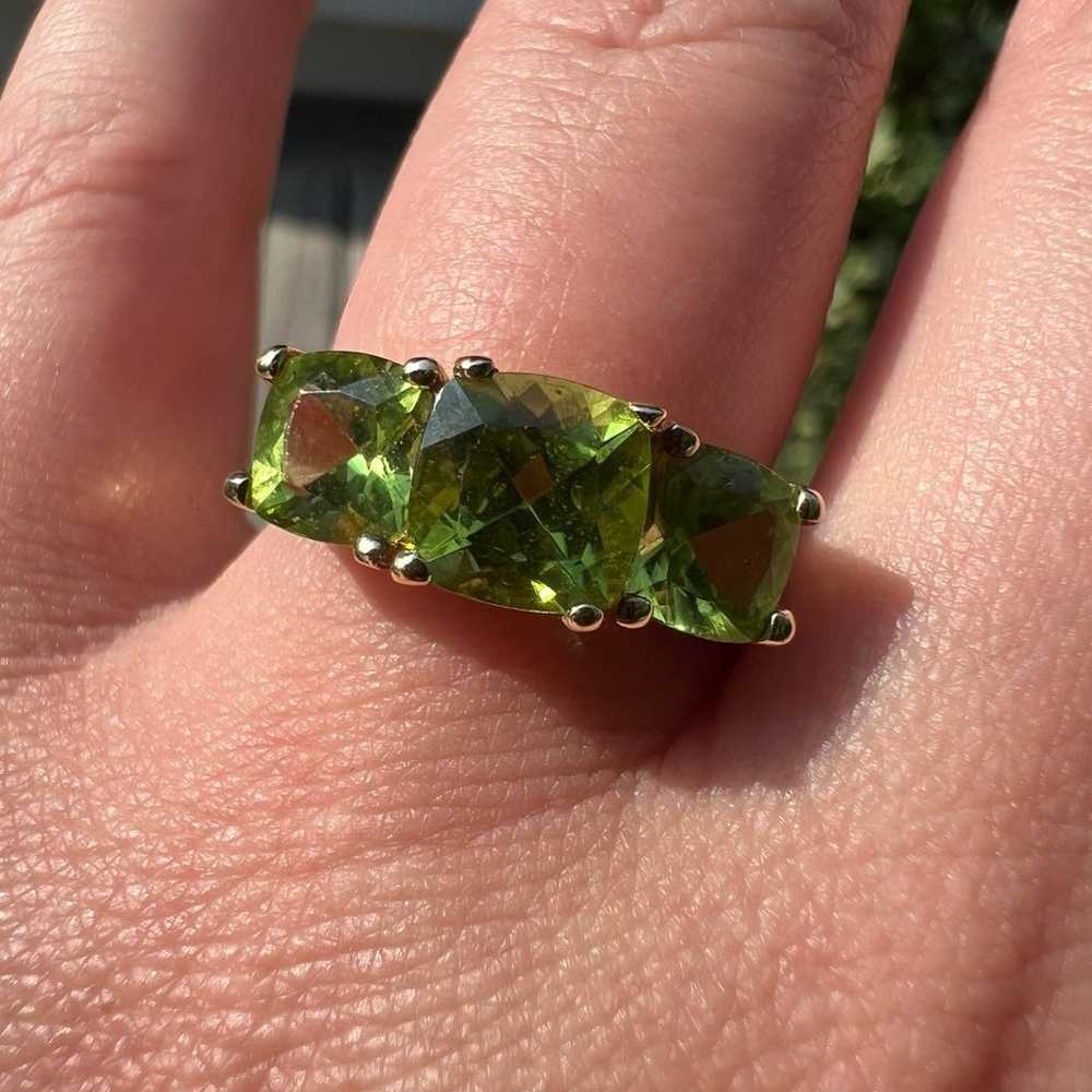 Vintage 3 cushion cut Stone 14K gold Peridot Ring… - image 5