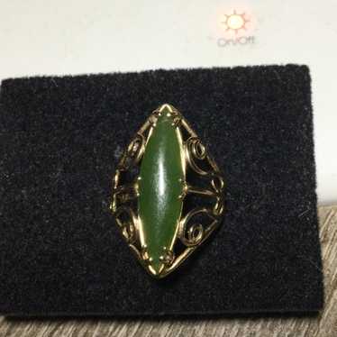 14KT YELLOW GOLD JADE RING