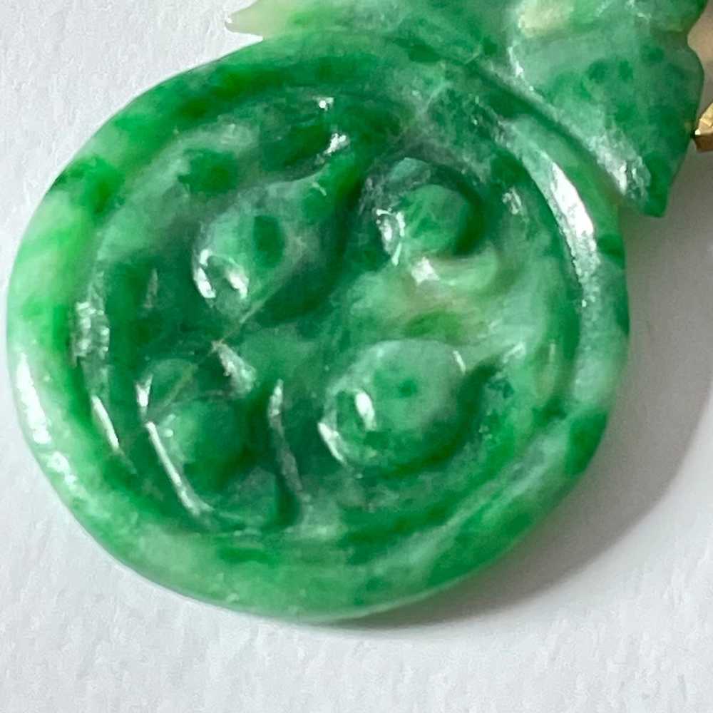 Antique Chinese carved jade 14k gold pendant - image 5