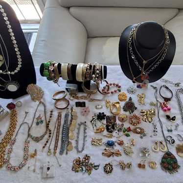 HUGE Vintage Jewelry lot!!!!! - image 1