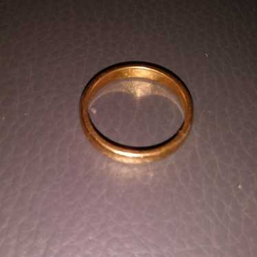 14k yellow gold wedding band