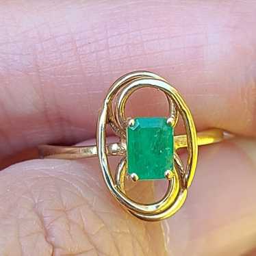 Emerald 10kt solid gold vintage ring - image 1