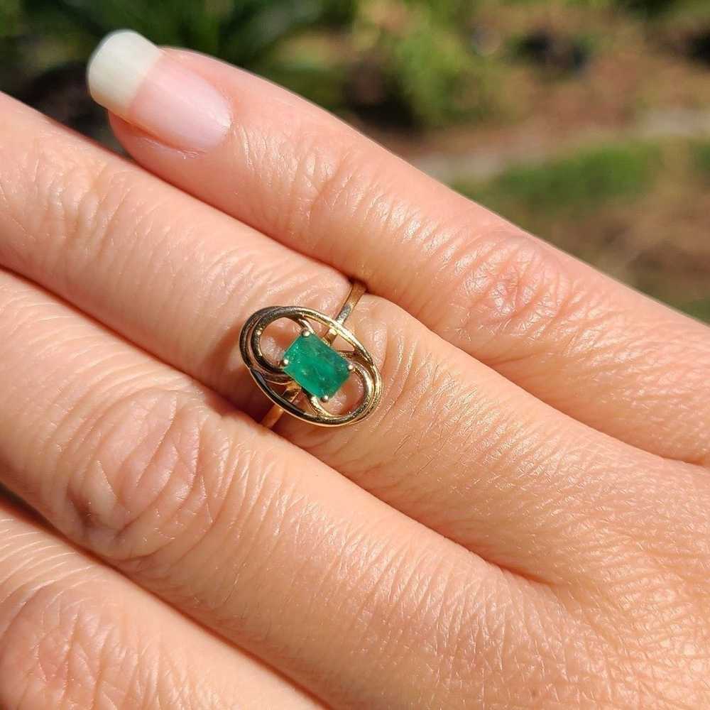 Emerald 10kt solid gold vintage ring - image 2