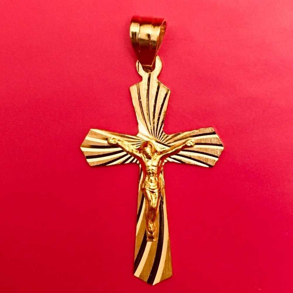 Vintage 14k solid gold Crucifix Pendant - image 9