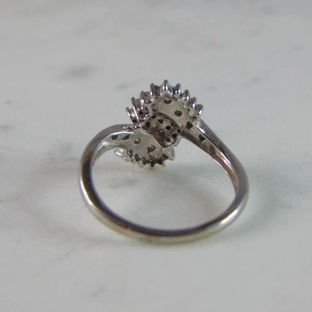 Womens 10K White Gold Diamond Cluster Ring 2.5g E… - image 3