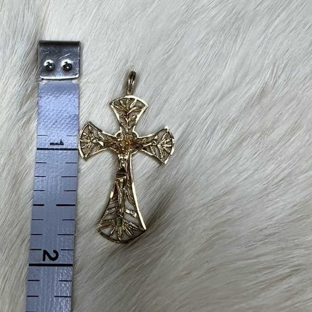 14K YELLOW GOLD CRUCIFIX PENDANT - image 3