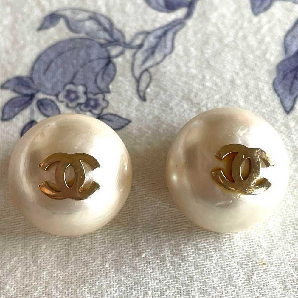 CHANEL Vintage Pearl Coco Mark Earrings - image 1