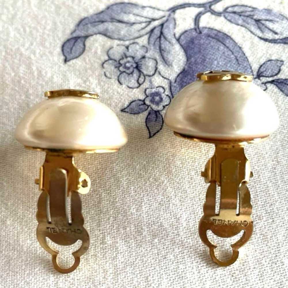 CHANEL Vintage Pearl Coco Mark Earrings - image 8