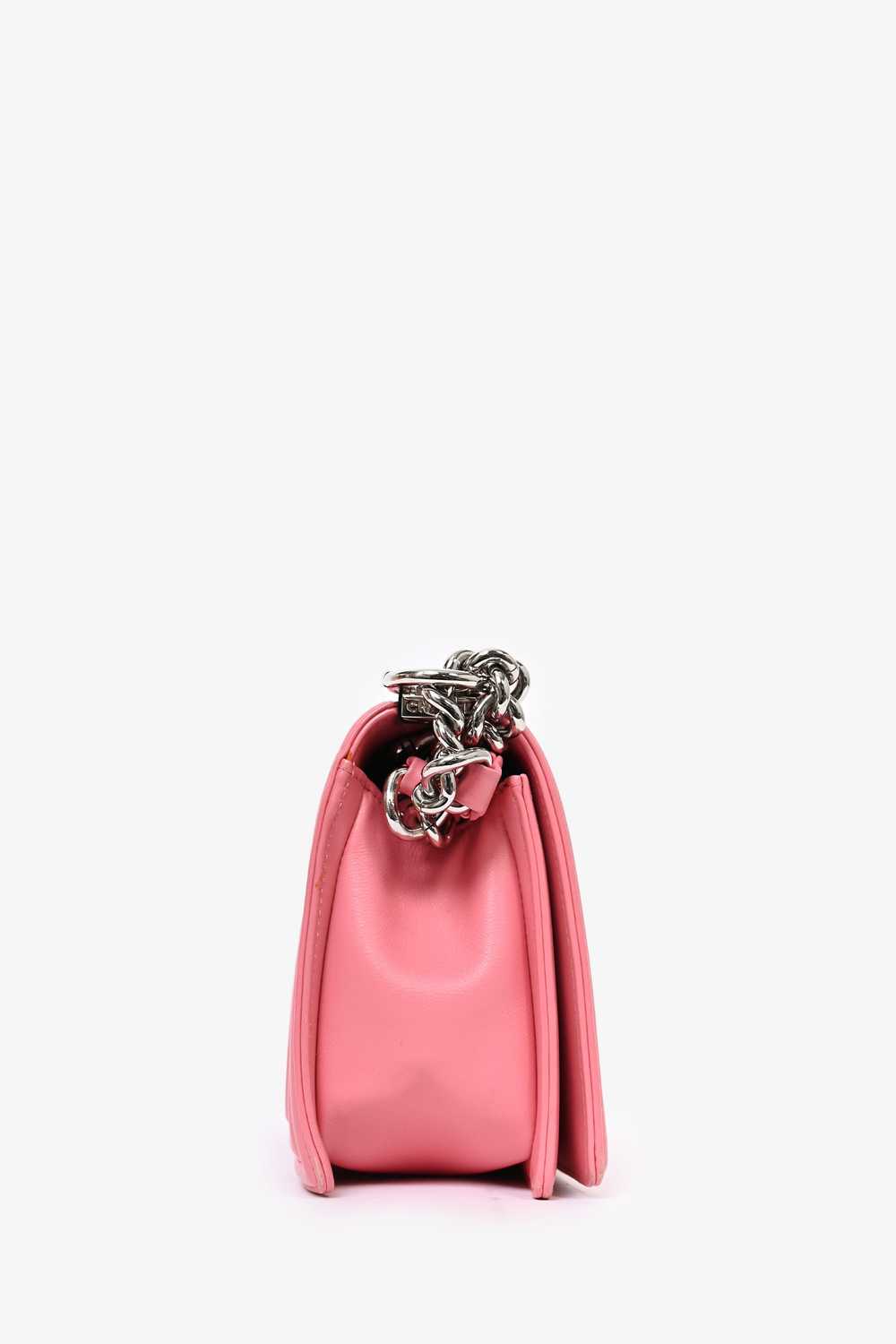 Pre-Loved Chanel™ 2016/17 Pink Leather Chevron Pa… - image 3