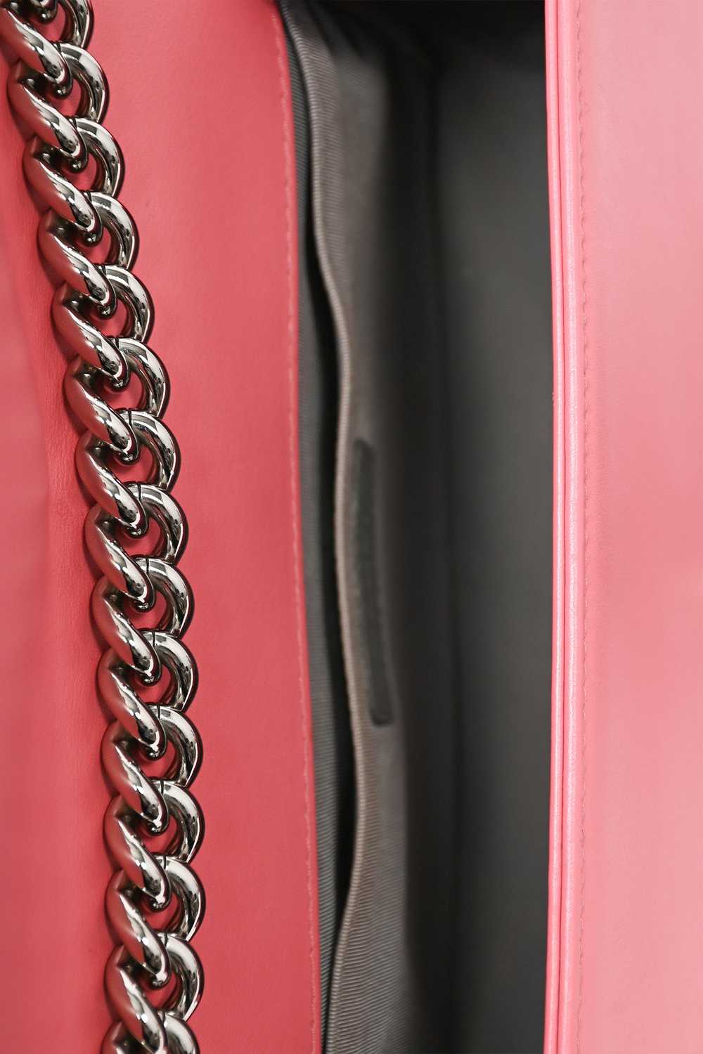 Pre-Loved Chanel™ 2016/17 Pink Leather Chevron Pa… - image 6