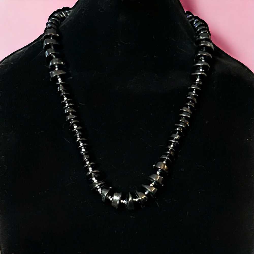 Vintage Vintage chunky black chip bead necklace - image 1