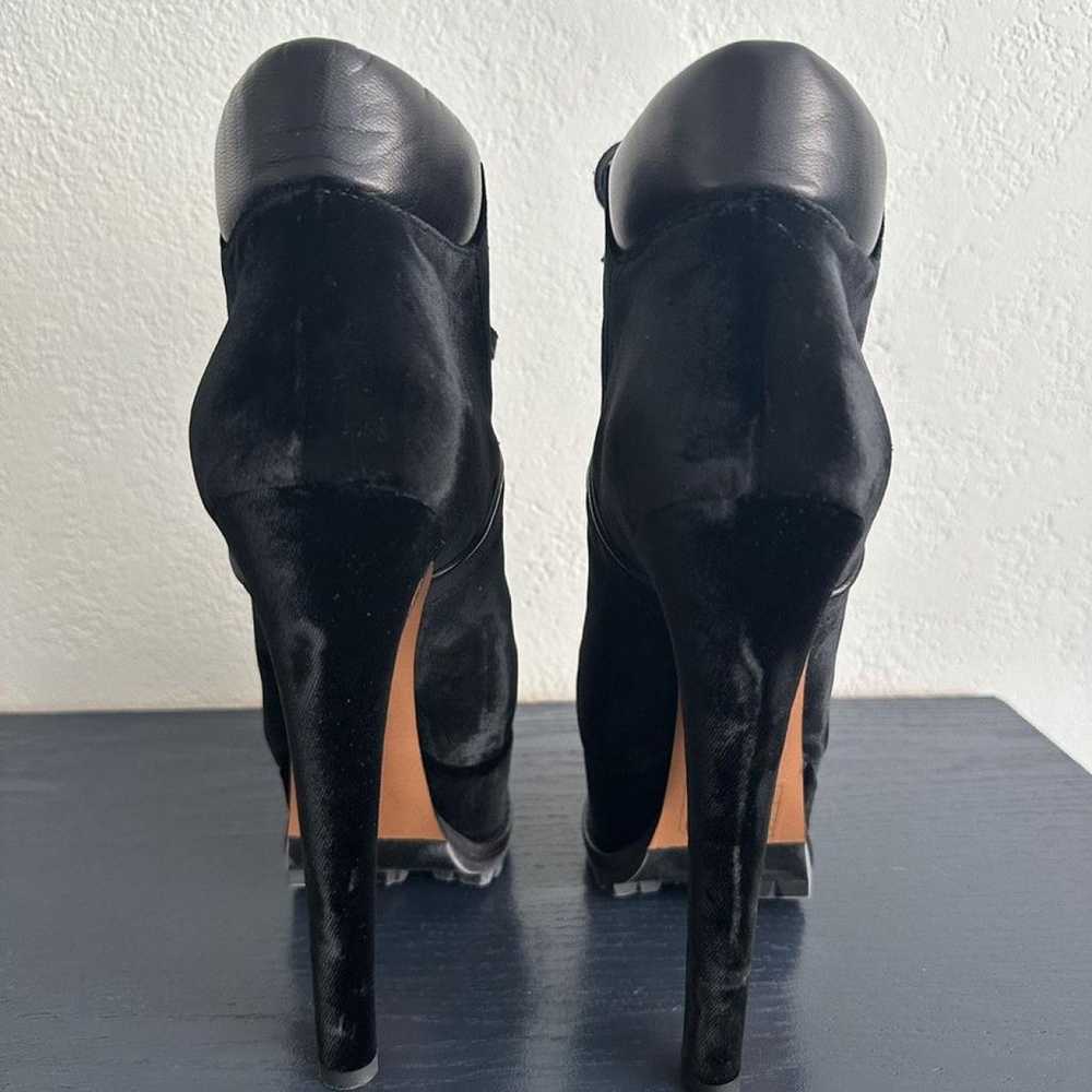 Alaïa Leather heels - image 6