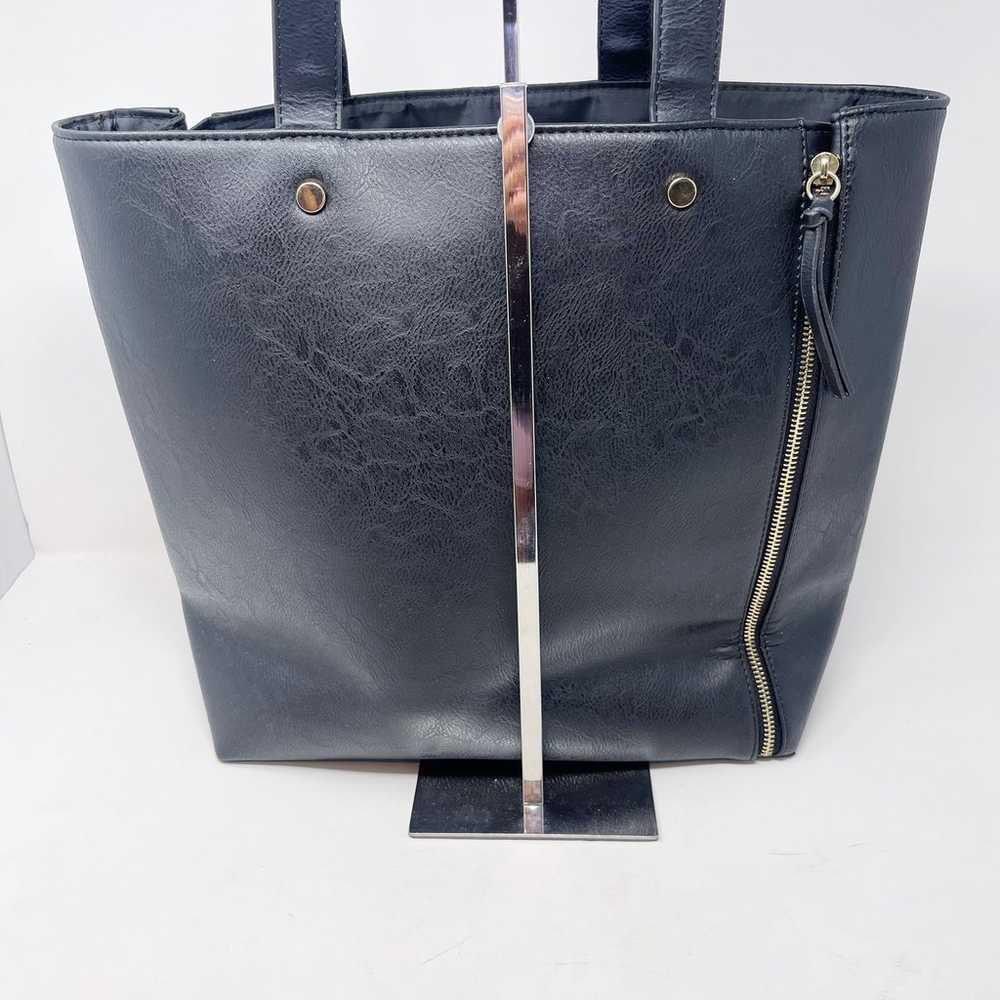 Neiman Marcus Black Large Leather Tote Bag Zipper… - image 8