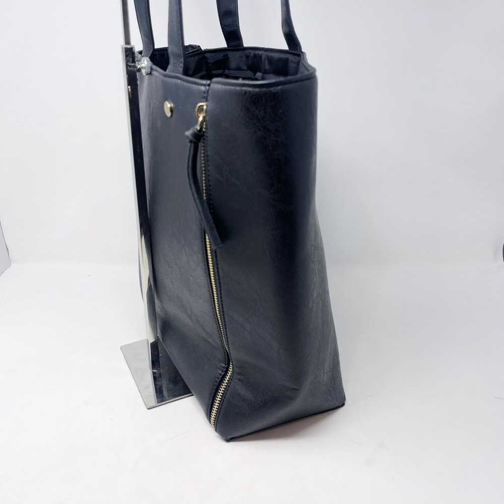 Neiman Marcus Black Large Leather Tote Bag Zipper… - image 9