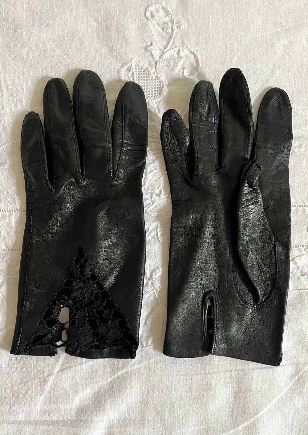 Vintage Leather Crochet Floral Lace Gloves - image 4