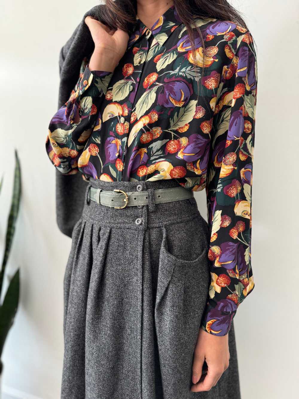 Vintage novelty print silk top - image 10