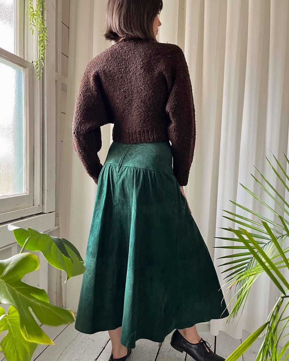 80s Green Suede Midi Skirt - image 4