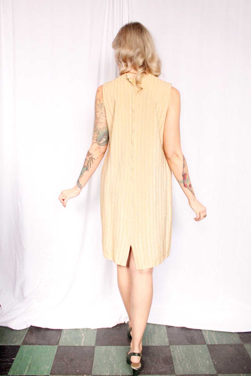 1960s Gold Lurex Shift Dress - M/L - image 9