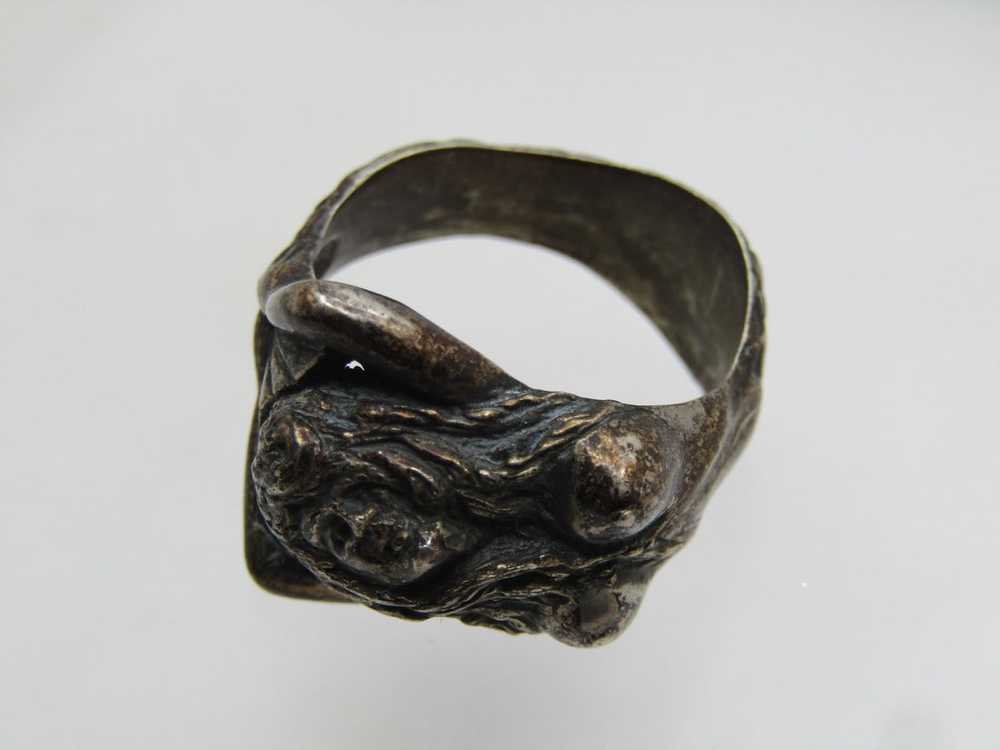 Vintage Sterling Mermaid Ring, Holding Tail, Sz. … - image 4