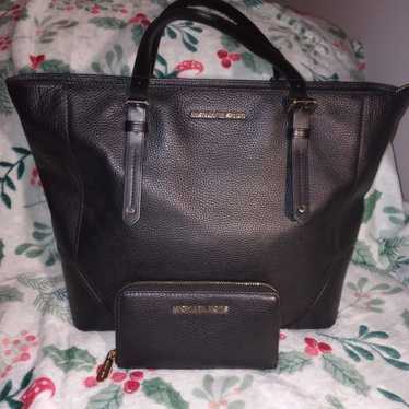 Michael Kors Tote/Handbag with Matching Wallet - image 1