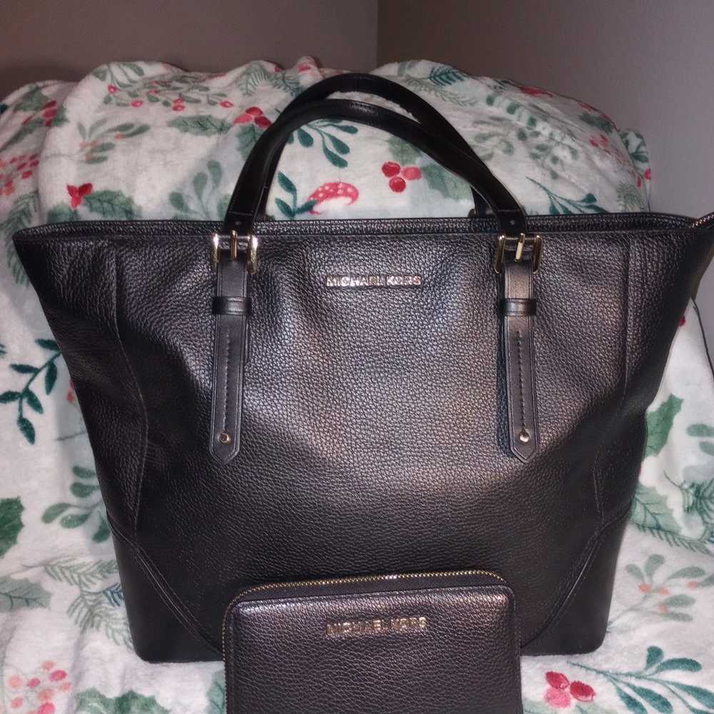 Michael Kors Tote/Handbag with Matching Wallet - image 2