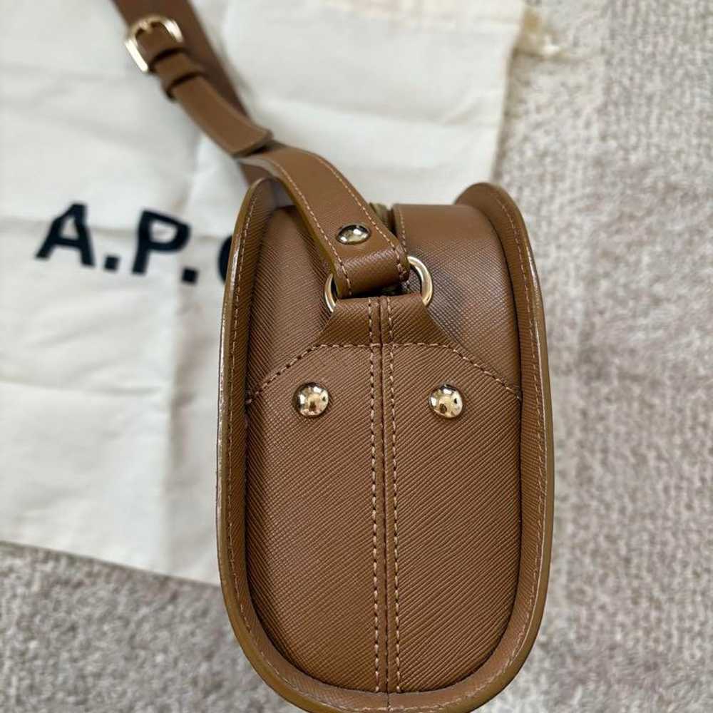 【Excellent condition】A.P.C. Half Moon Bag - image 4