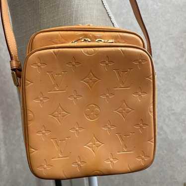 LOUIS VUITTON Vernis shoulder bag.