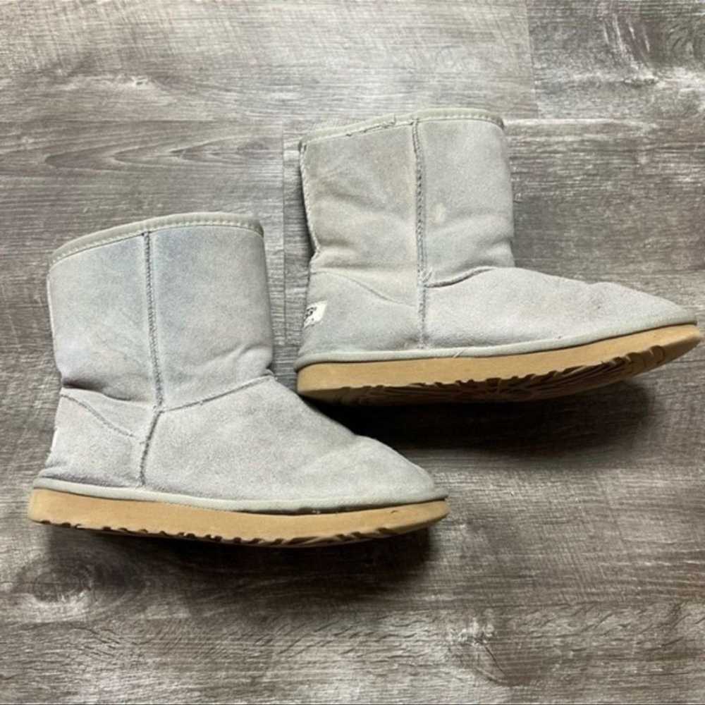 UGG Classic Short II Boot Size 8 - image 1