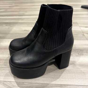 Platform boots