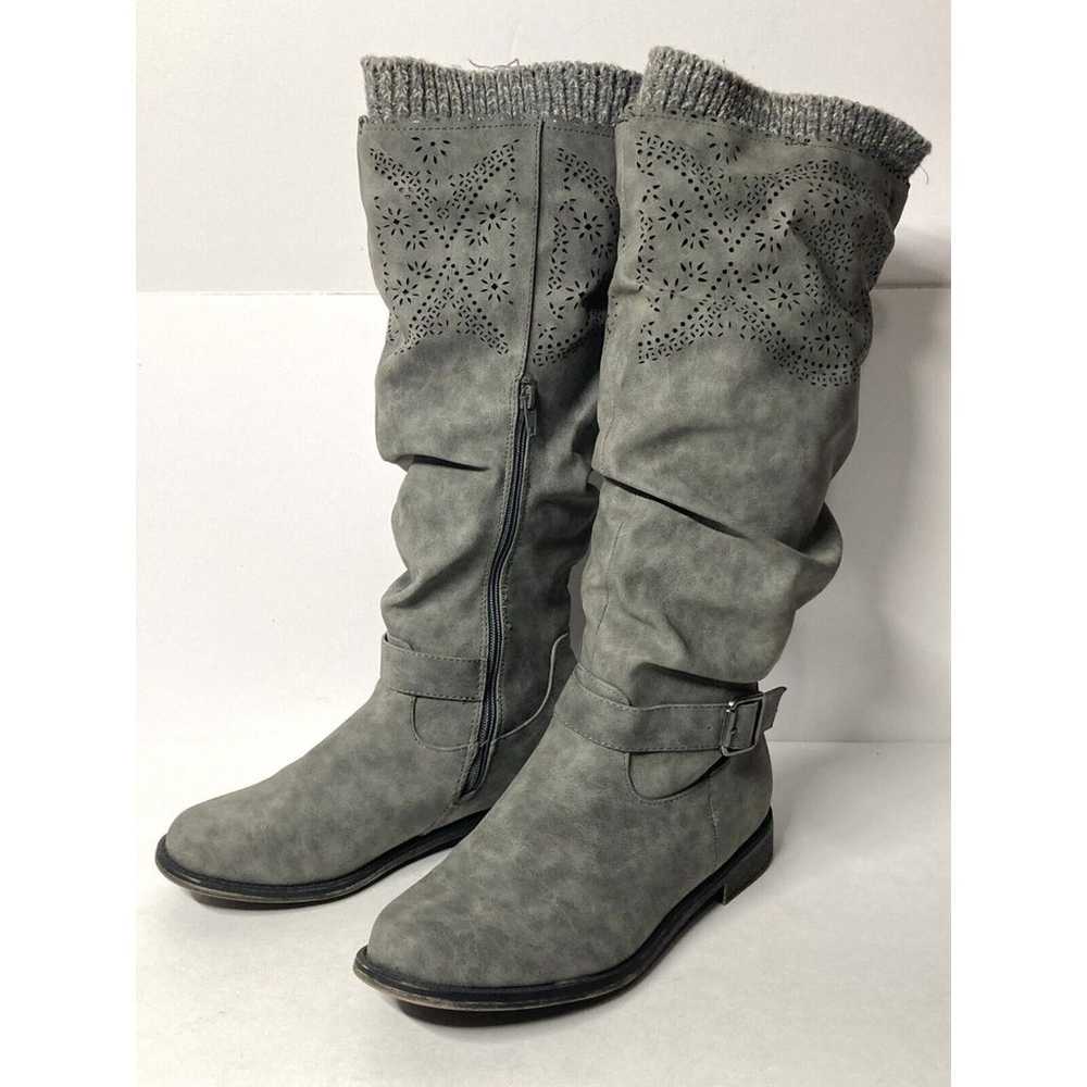 Woman’s Size 8.5 JustFab Ester Flat Boot Gray Ove… - image 1