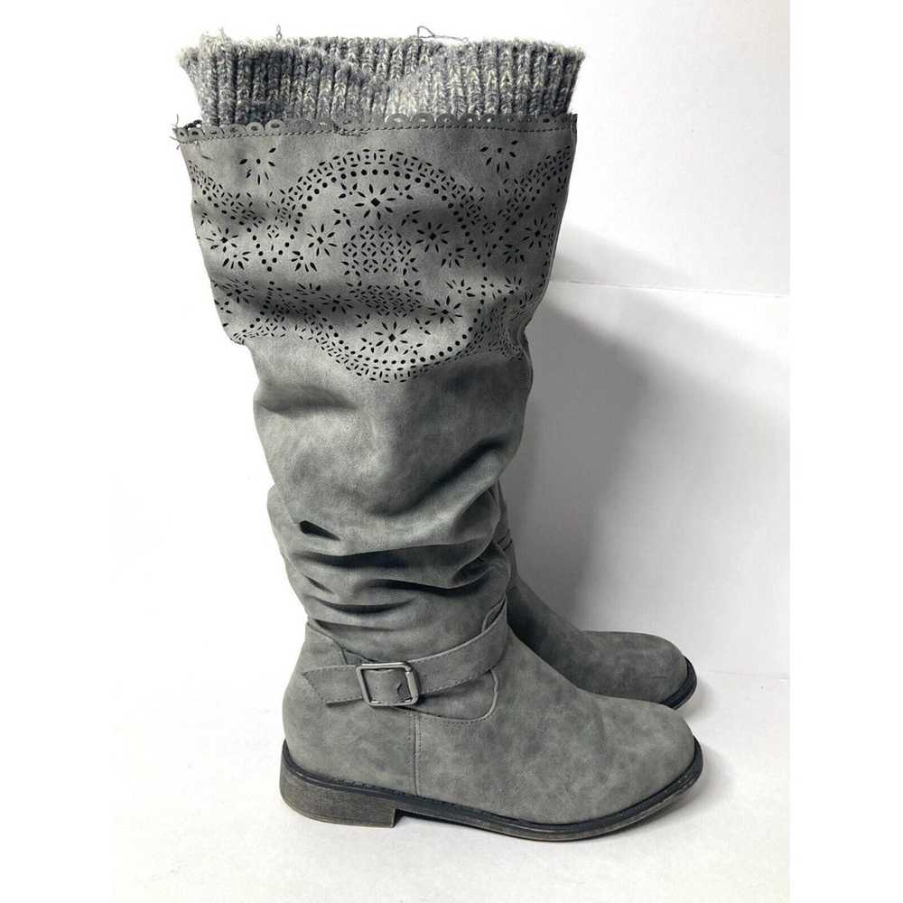 Woman’s Size 8.5 JustFab Ester Flat Boot Gray Ove… - image 4