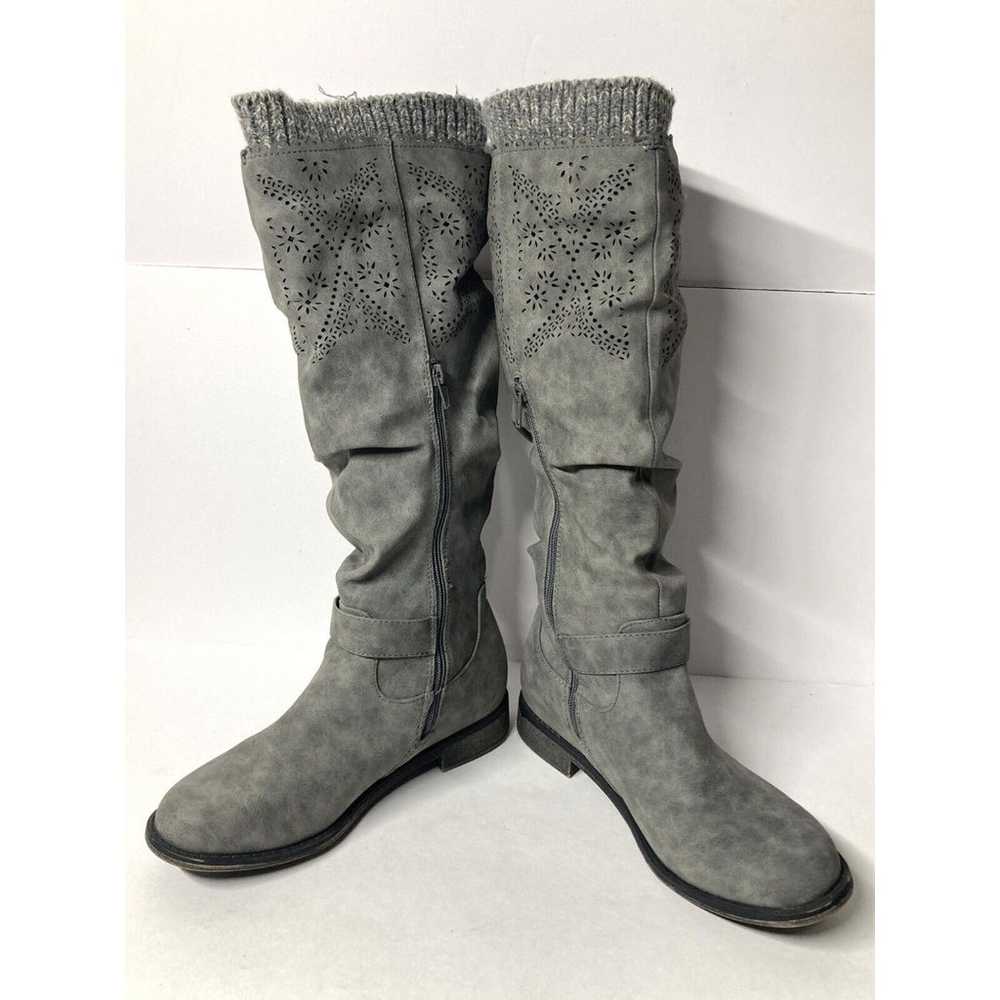 Woman’s Size 8.5 JustFab Ester Flat Boot Gray Ove… - image 6