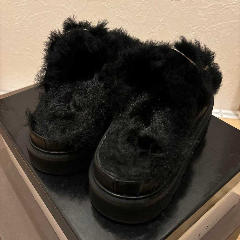 MOHI Fur Sandals - image 6