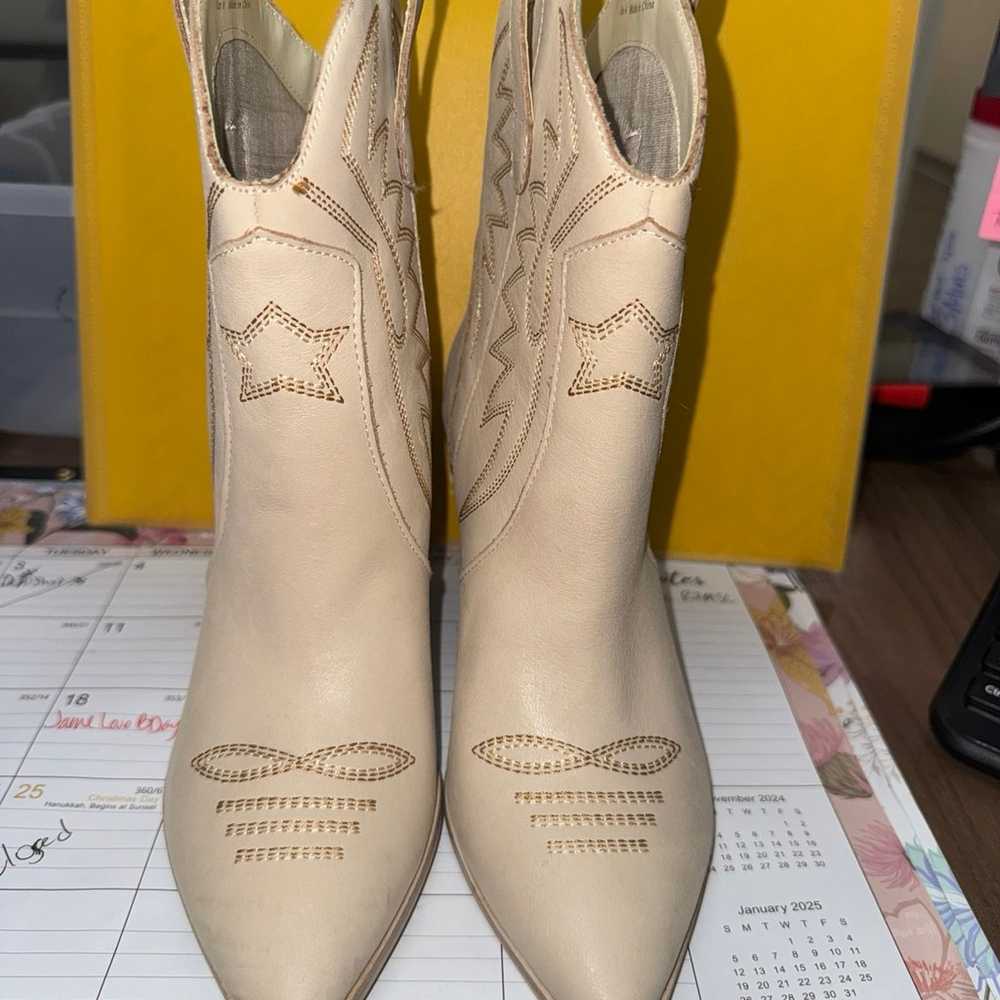 Dolce vita ankle boots  sand color size 6 like new - image 7