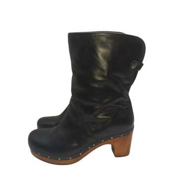 UGG Boot Lynnea Black Leather Sheepskin Studded H… - image 1