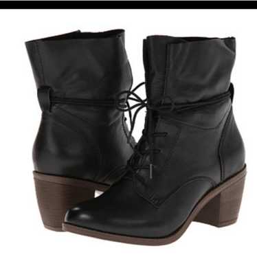 Steve Madden Gretchun Lace-up Boots