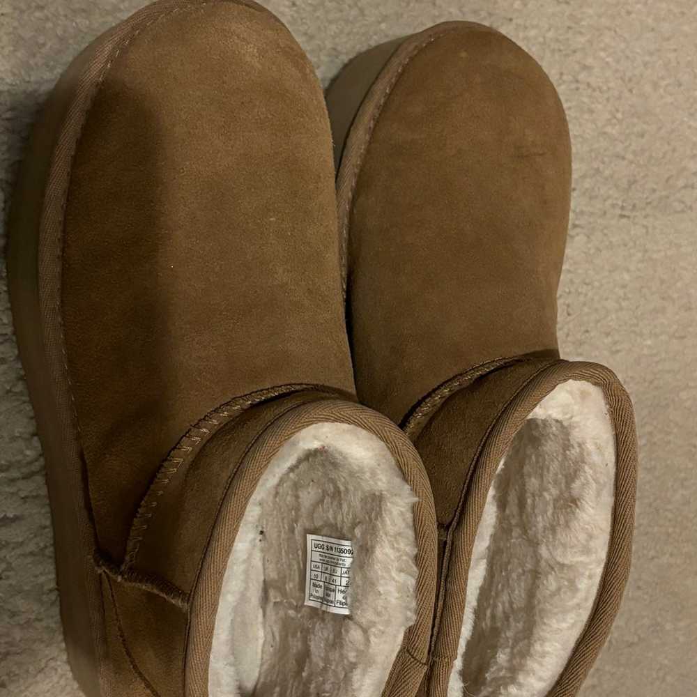 Women’s Ugg - image 2