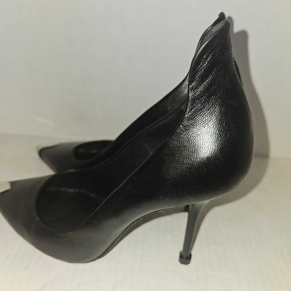 Schutz Amal Silver Captoe Black Leather Pumps Sz 7 - image 4