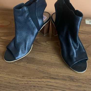 Steve Madden high heel shoes