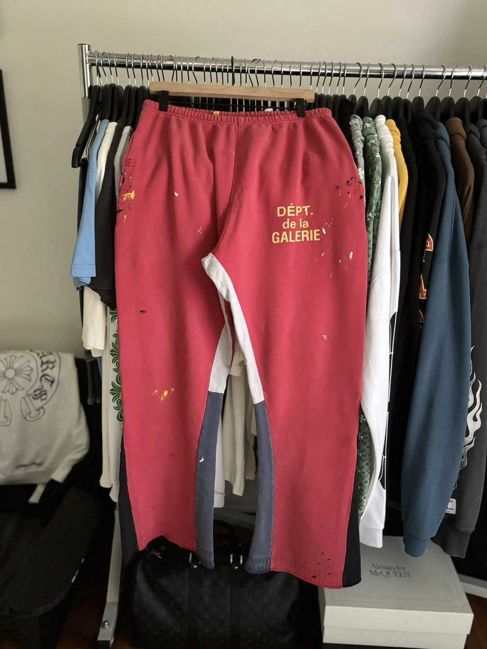 Gallery Dept. SUPER RARE - RED PAINT FLARE SWEATS - image 3