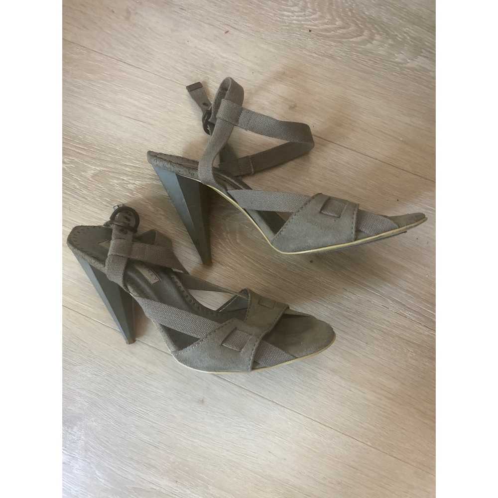 Stella McCartney gray suede heels size 6.5 - image 3