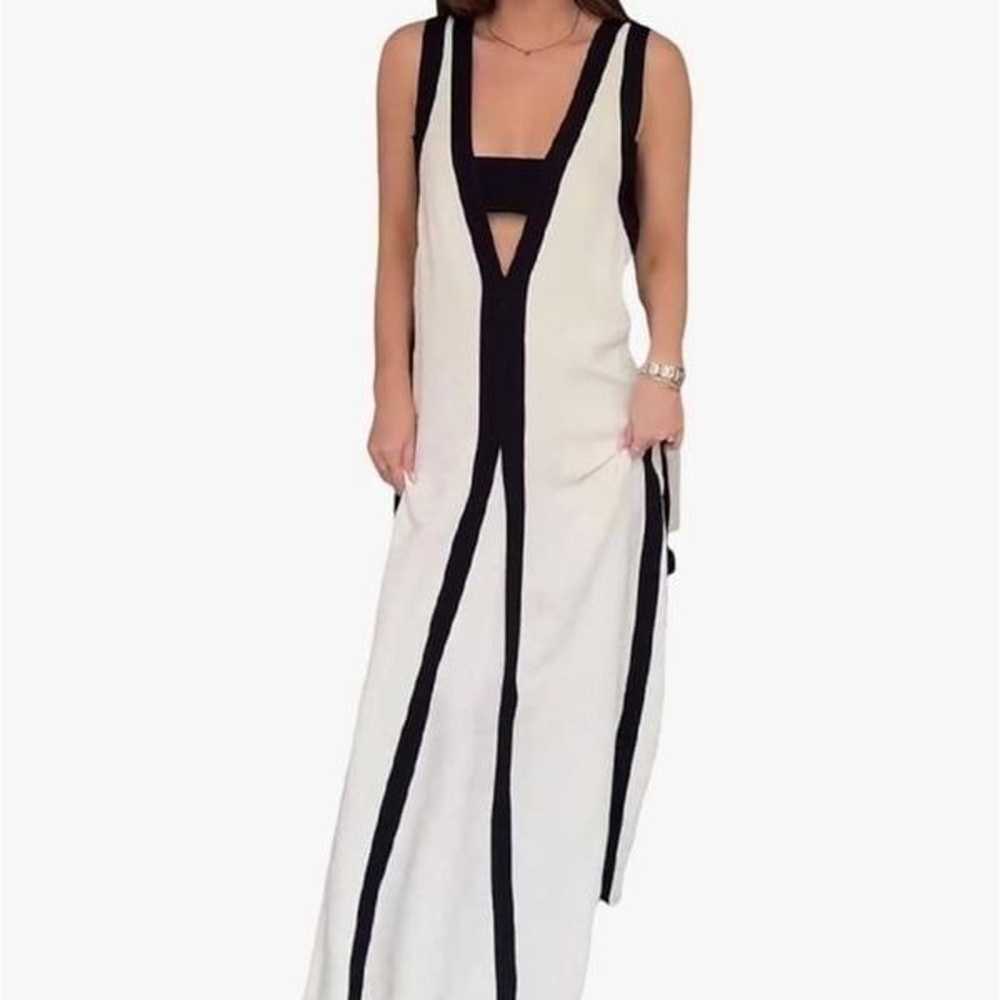 Women’s White & Black Flowy Lightweight Summer V-… - image 10