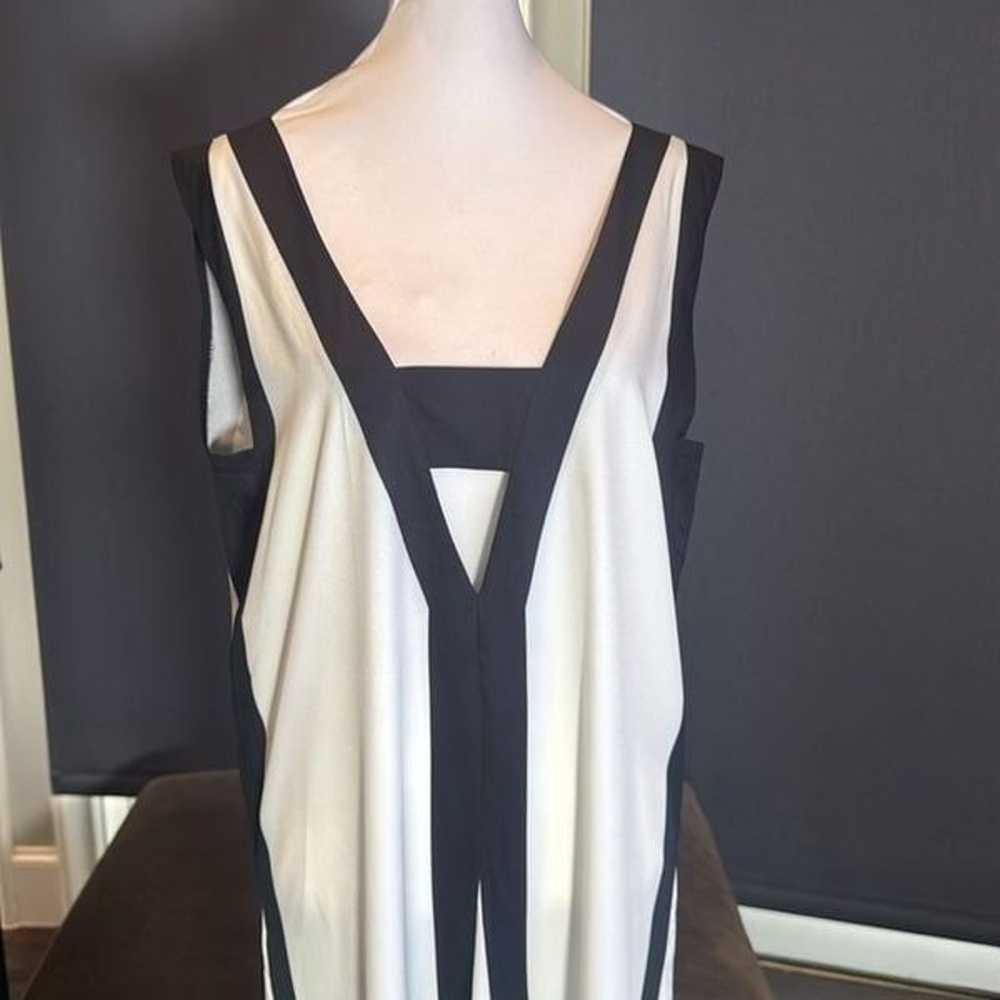 Women’s White & Black Flowy Lightweight Summer V-… - image 2