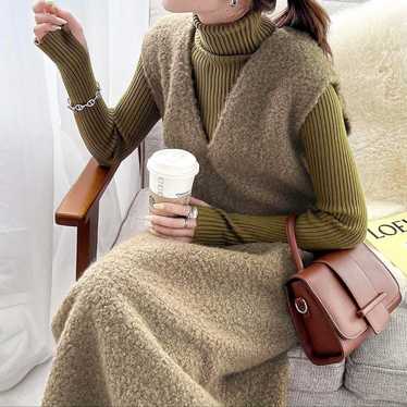 Beige sleeveless knit dress - image 1